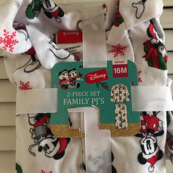 New Children’s Christmas Pajamas Set - Picture 7 of 8